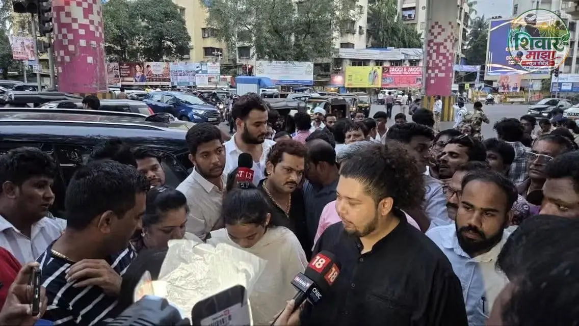 साहिल वाकोडे प्रकरणी IIT मुंबईच्या प्रवेशद्वारावर आंदोलन; निष्पक्ष चौकशीसह विविध मागण्या